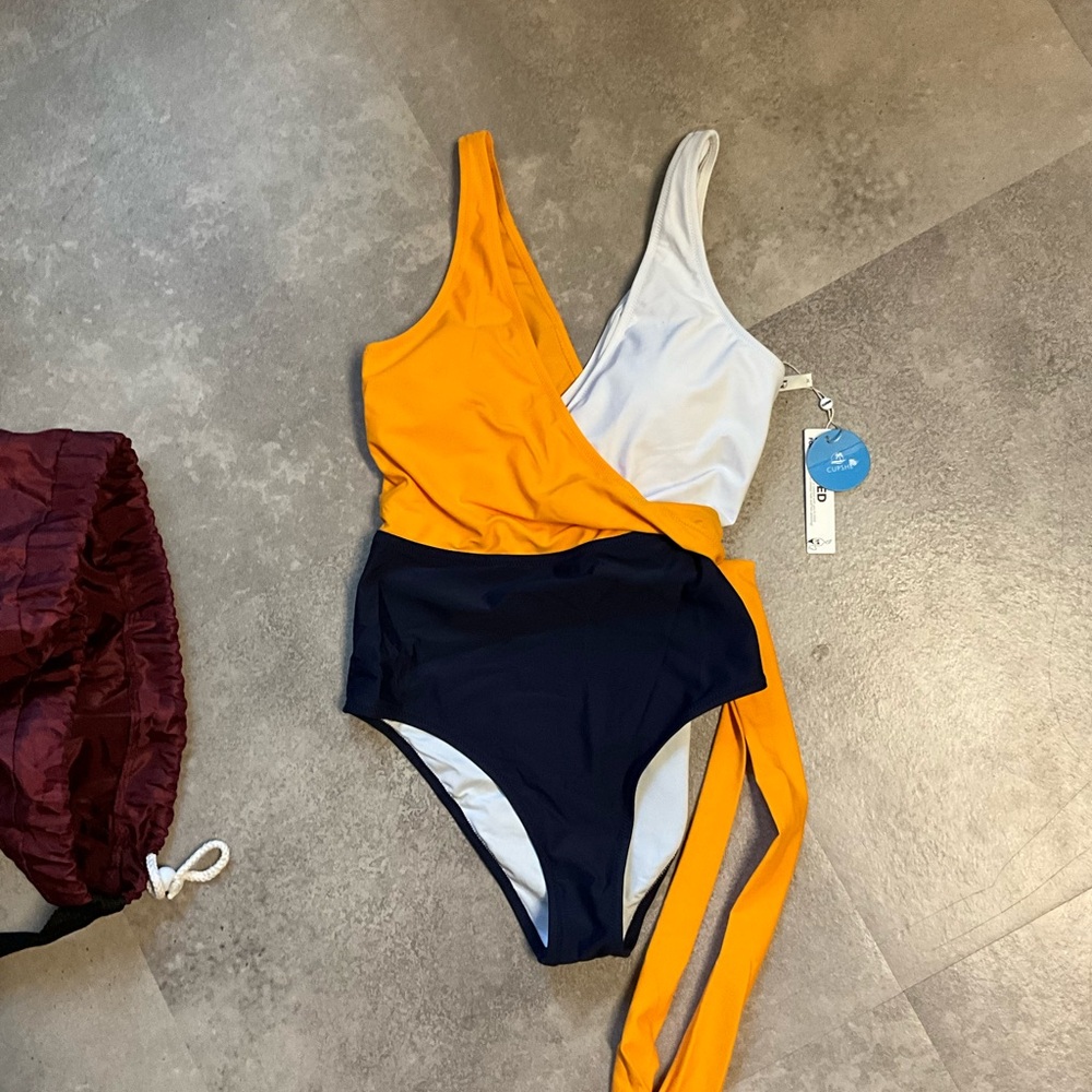 Cupshe bathing suit NWT
